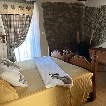 La Peiro Douco Guest House Roure Turin Bagian luar foto