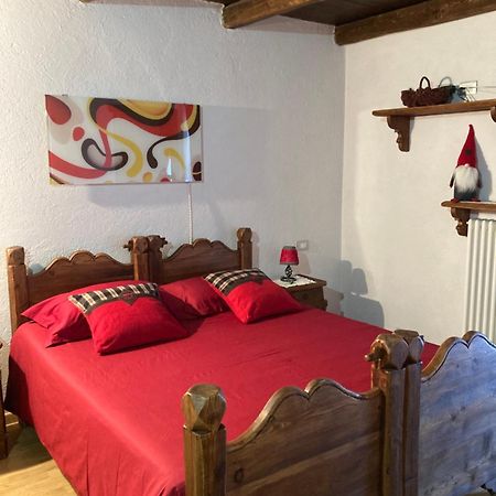 La Peiro Douco Guest House Roure Turin Bagian luar foto