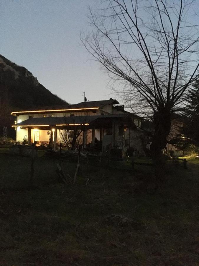 La Peiro Douco Guest House Roure Turin Bagian luar foto