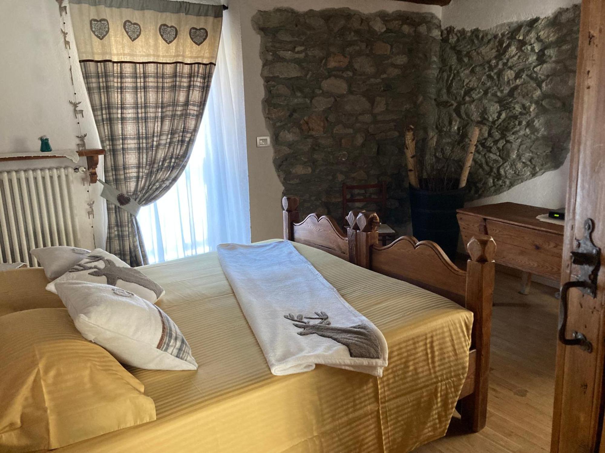 La Peiro Douco Guest House Roure Turin Bagian luar foto