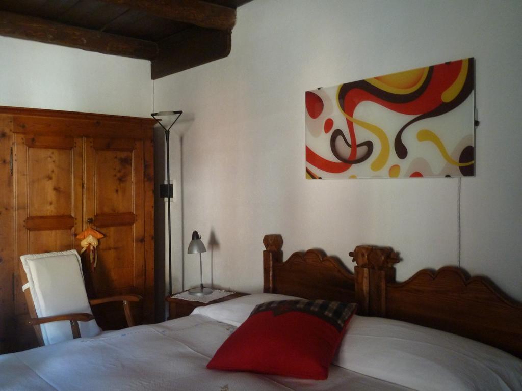 La Peiro Douco Guest House Roure Turin Bagian luar foto