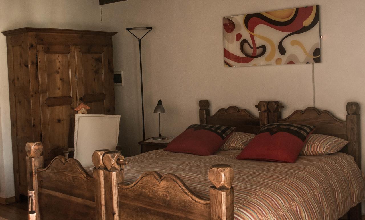 La Peiro Douco Guest House Roure Turin Bagian luar foto